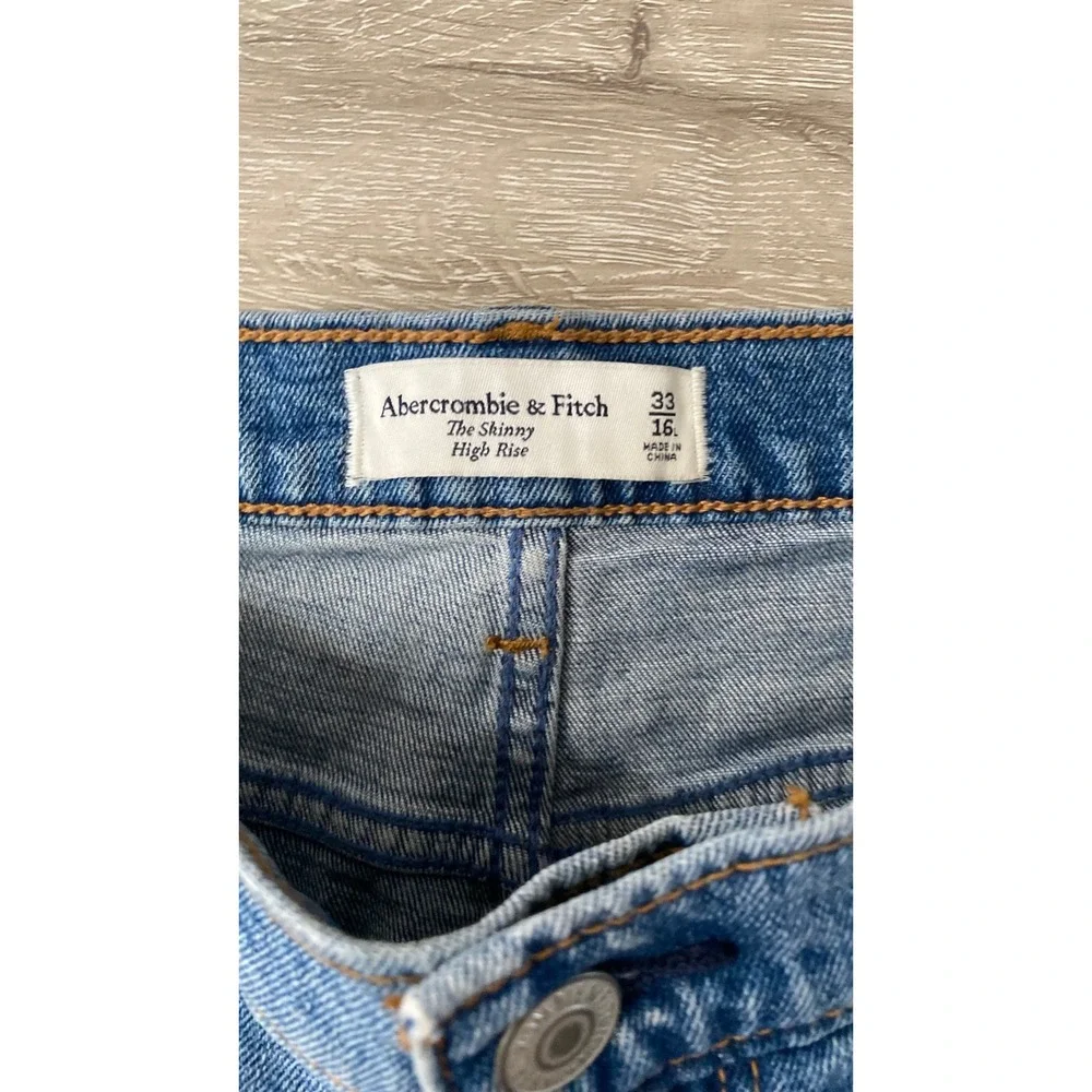 Abercrombie & Fitch The Skinny High Rise Jeans Medium Wash Side Slit Size 33 16L
